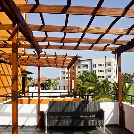 M Suites Hotel Accra Exterior photo
