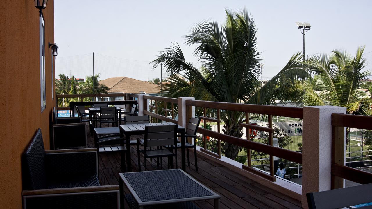 M Suites Hotel Accra Exterior photo