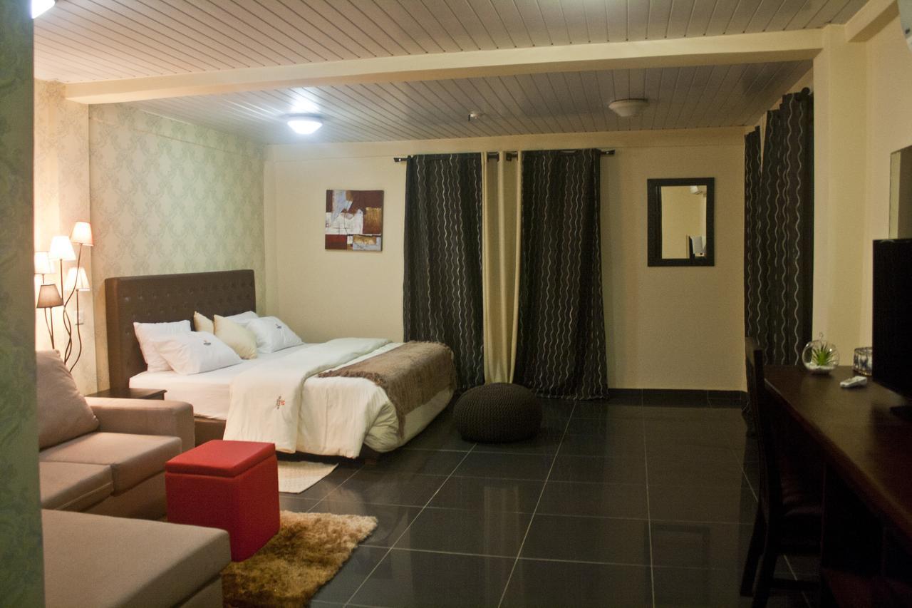 M Suites Hotel Accra Exterior photo