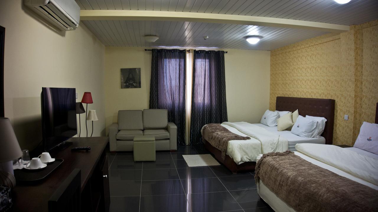M Suites Hotel Accra Exterior photo