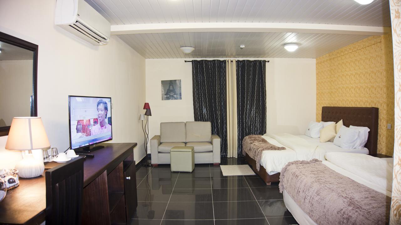 M Suites Hotel Accra Exterior photo