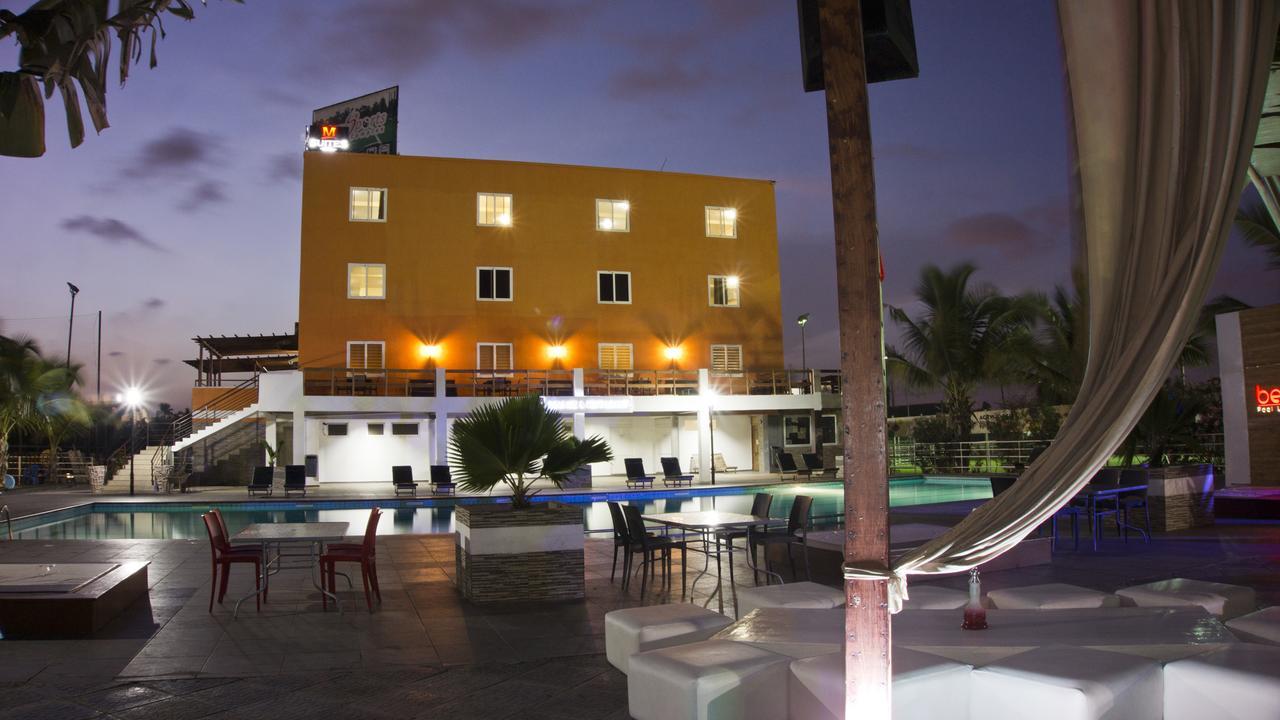 M Suites Hotel Accra Exterior photo