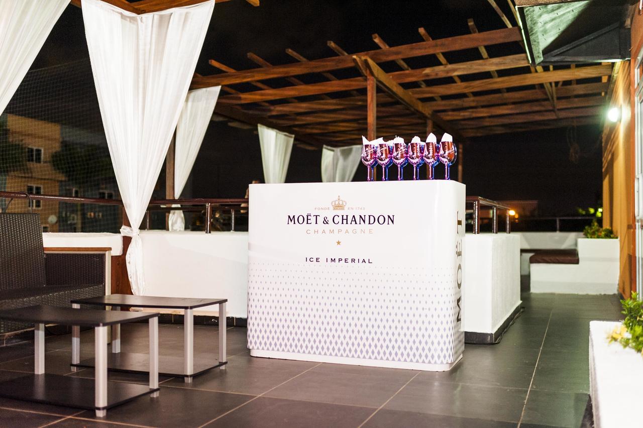 M Suites Hotel Accra Exterior photo