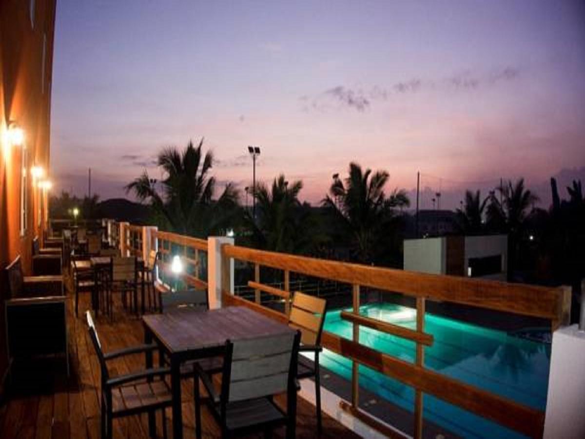 M Suites Hotel Accra Exterior photo